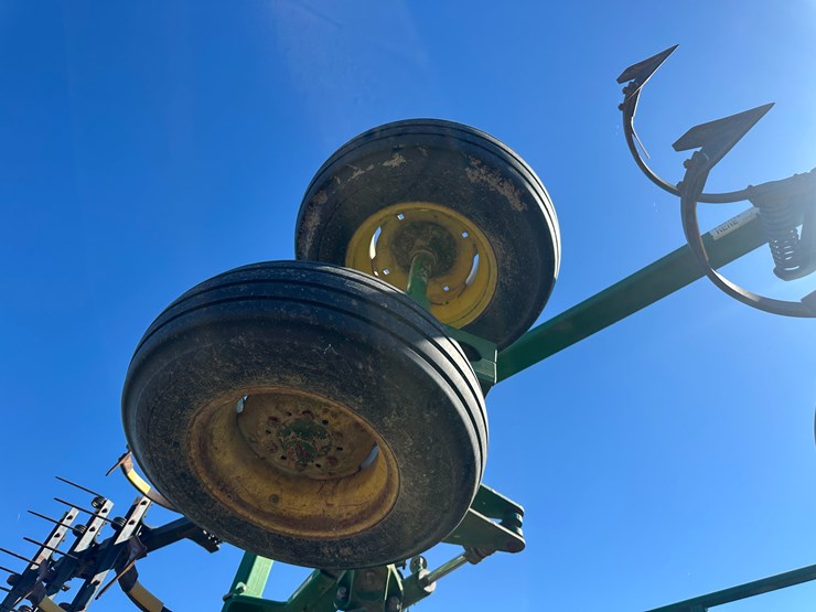 john-deere-27-image-21