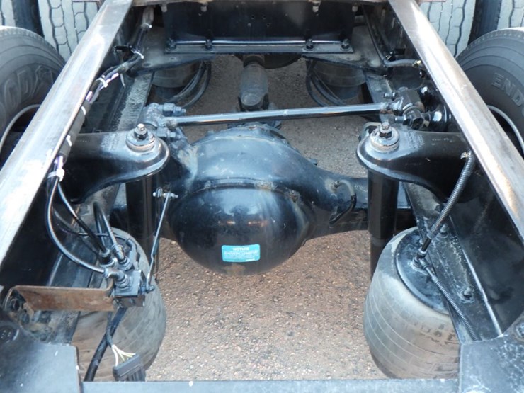 2022-kenworth-t680-image-14