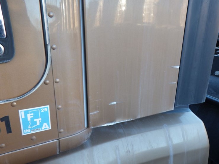 2022-kenworth-t680-image-17