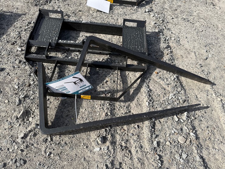 #22770-•-unused-mower-king-sa-48"-skid-steer-forks-image-2