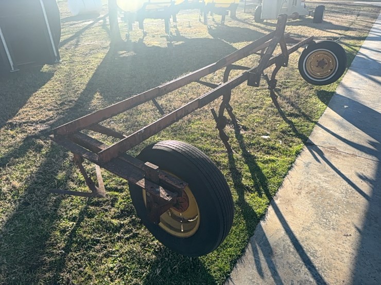 pittsburgh-4-row-cultivator-with-gauge-wheels-image-7