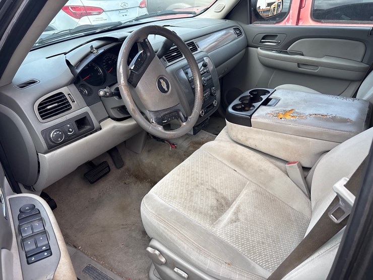 2008-chevrolet-tahoe-image-6