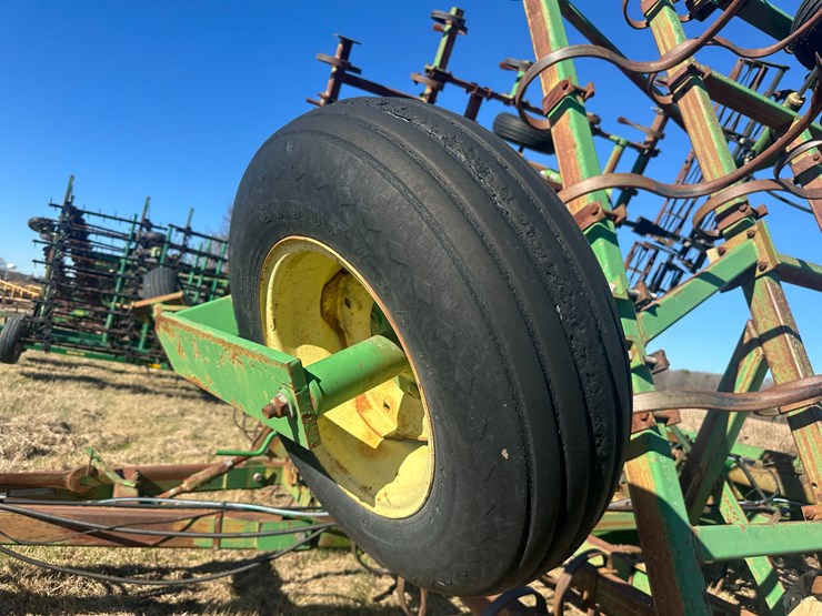 john-deere-42-image-11