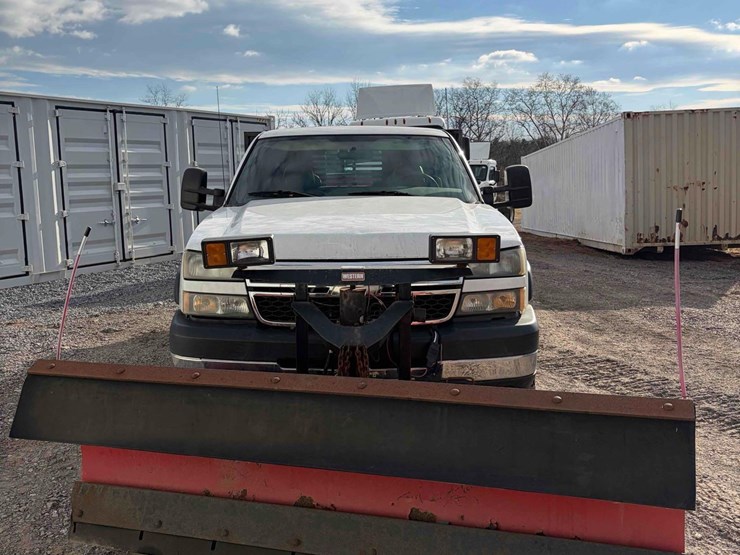 2006-chevrolet-2500hd-image-2