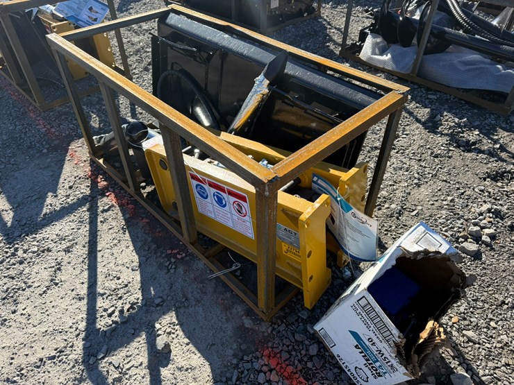 #22794-•-unused-agt-sshh680-skid-steer-hydraulic-breaker-sshh68025111503d-image-1