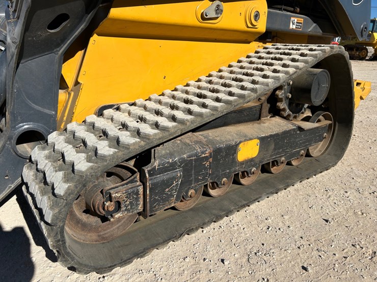 2017-deere-333g-image-8