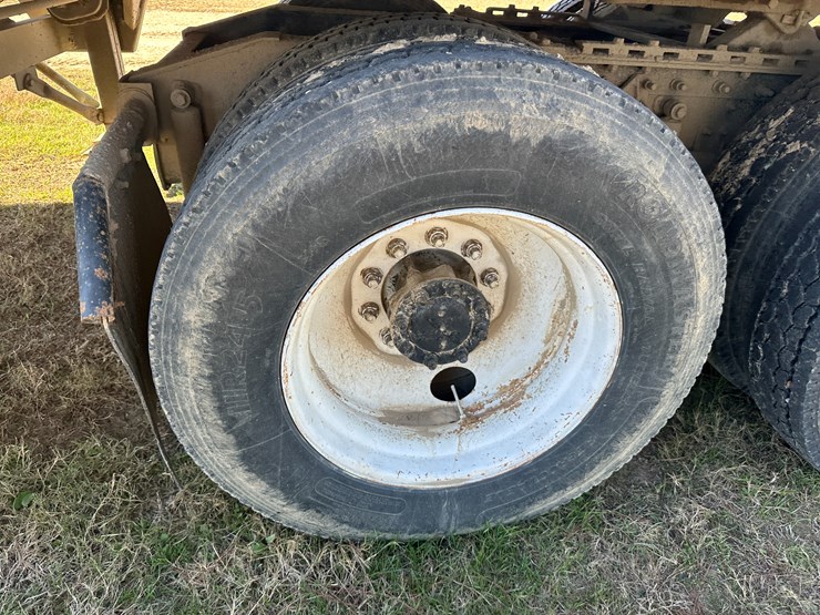 1997-caterpillar-10-image-12