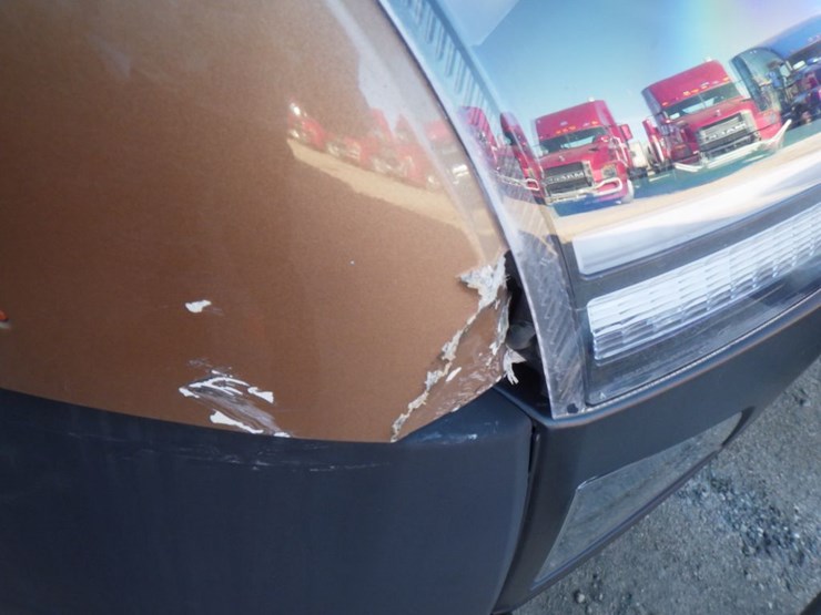 2022-volvo-vnl-760-image-4