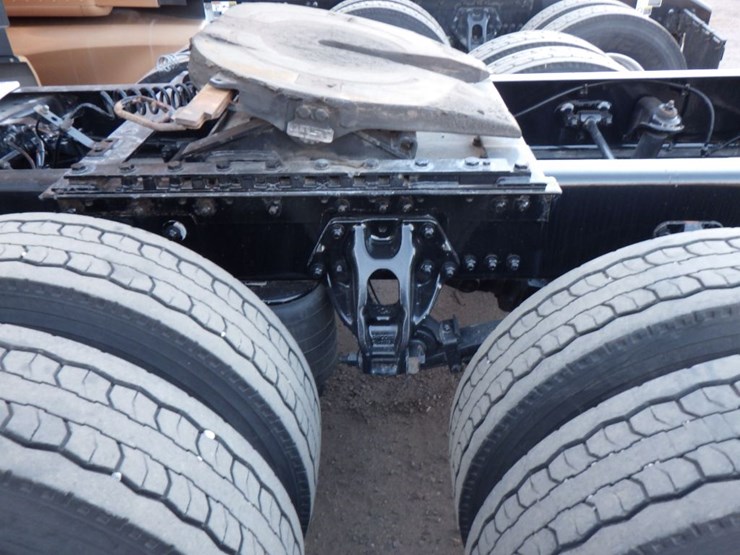 2022-kenworth-t680-image-18