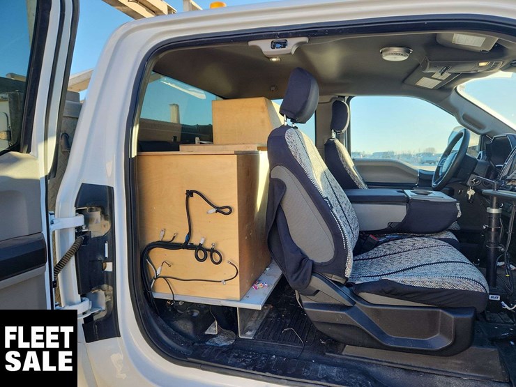 2021-ford-f350-image-32