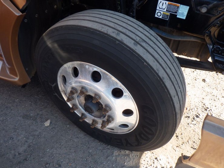 2022-kenworth-t680-image-28