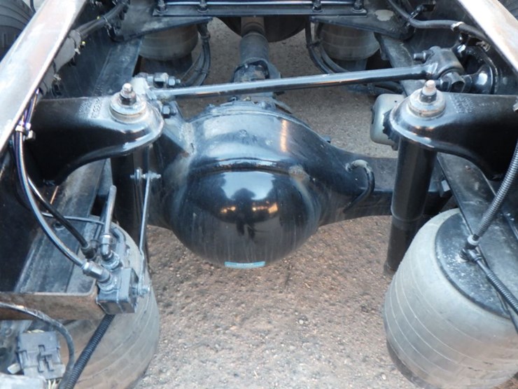 2022-kenworth-t680-image-12