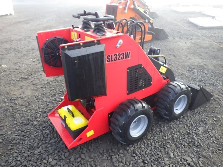 2025-sdlool-323w-skid-steer-loader-image-3