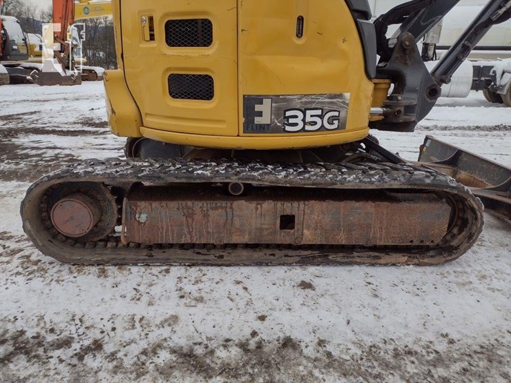 2016-deere-35g-image-34