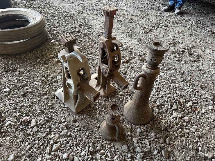 #35866-•-(2)-railroad-jacks-&-(2)-screw-jacks-image-4