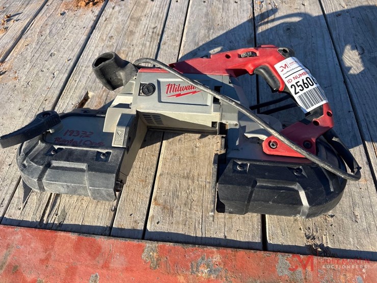 milwaukee-deep-cut-electric-band-saw-image-1