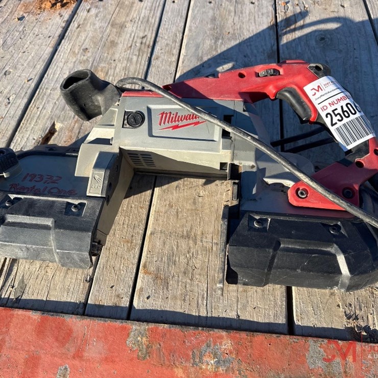 MILWAUKEE DEEP CUT ELECTRIC BAND SAW