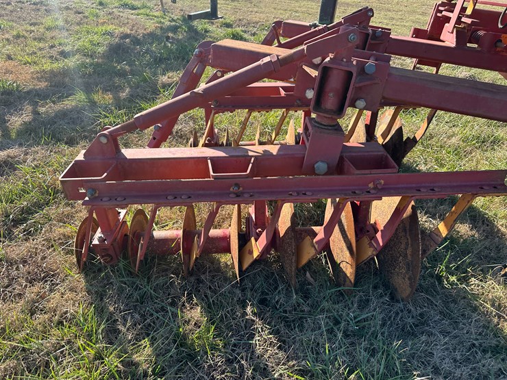 #35840-•-tandem-levee-plow-w/seed-box-image-25