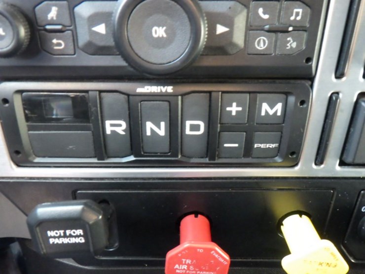 2020-mack-anthem-image-16