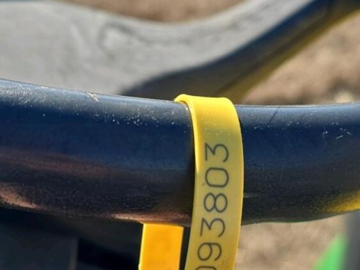 2016-john-deere-1025r-image-29