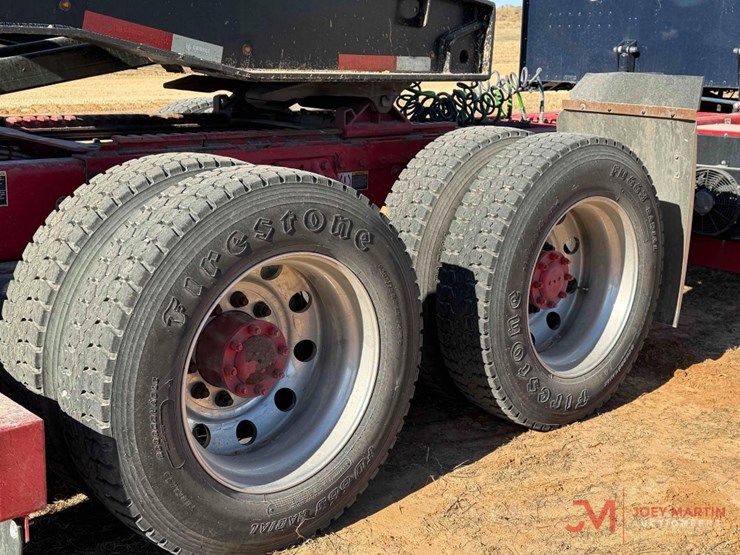 2021-peterbilt-389-image-22