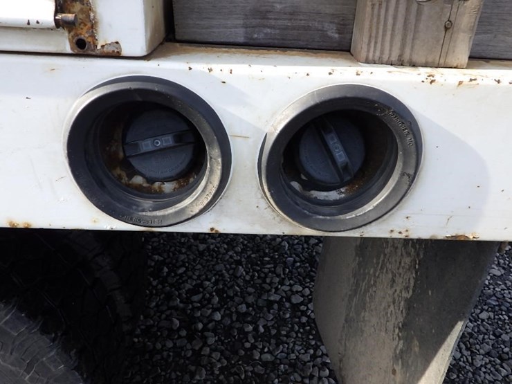 2005-chevrolet-3500-image-29