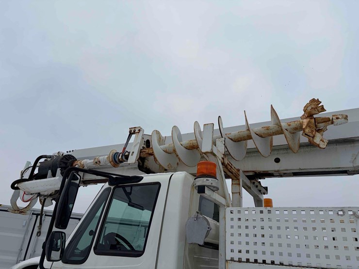 2011-international-digger-derrick-truck-image-8