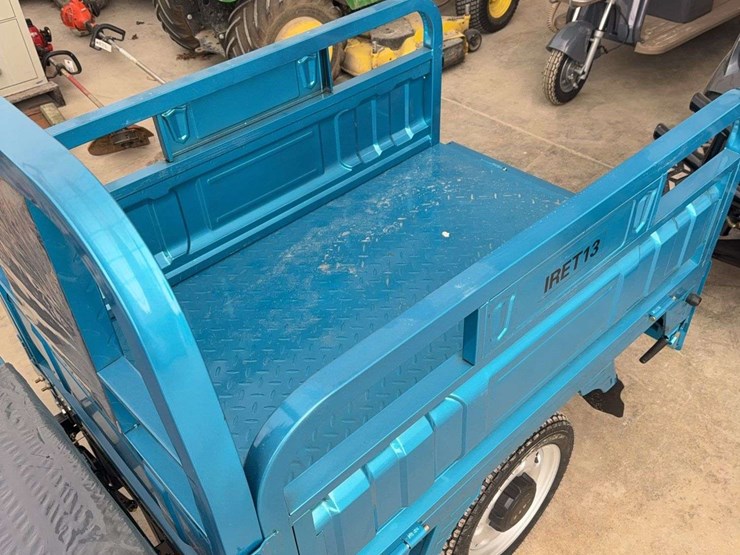 electric-tricycle-with-dump-bed,-60-volt-image-4