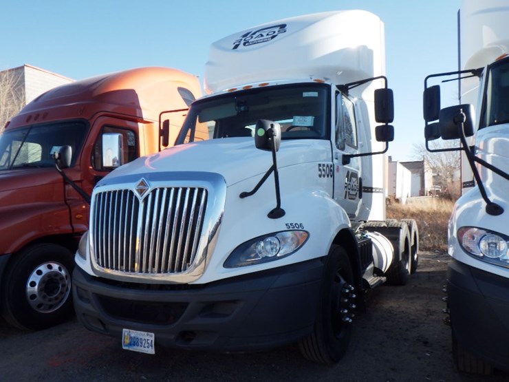 2017-international-prostar-image-1