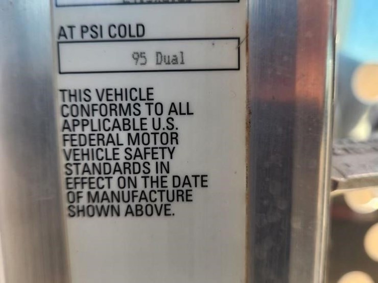 2012-kenworth-t800-image-17