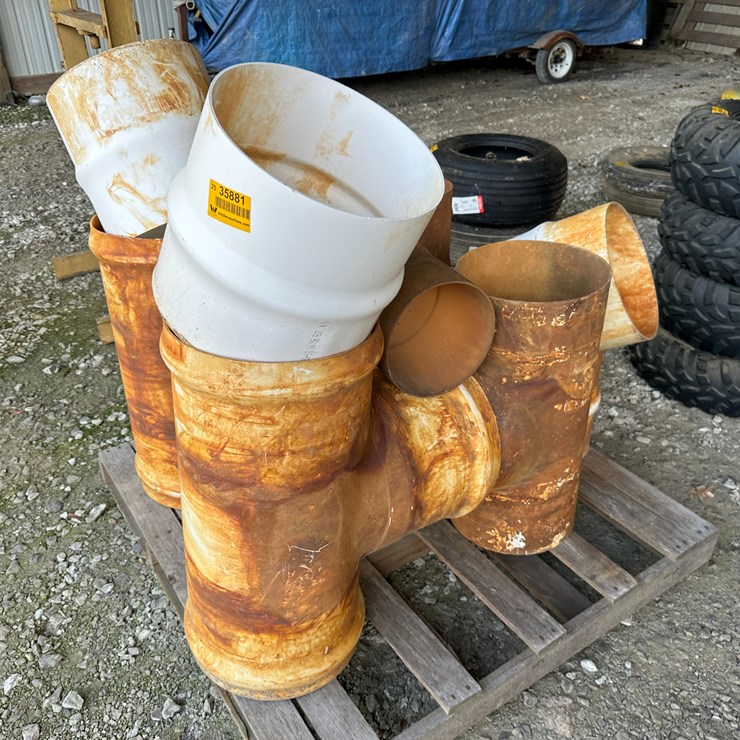 #35881 • Lot of Miscellaneous Irrigation Pipe Fittings