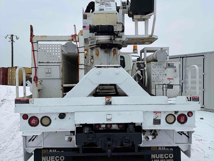 2011-international-digger-derrick-truck-image-4