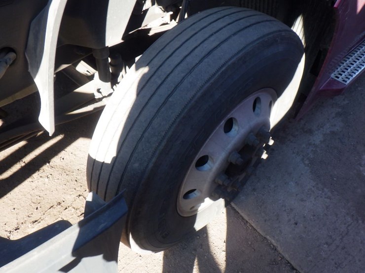 2020-volvo-vnl-760-image-21