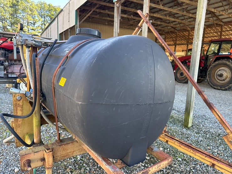 #35802-•-200-gallon-22'-3pt-sprayer-image-6