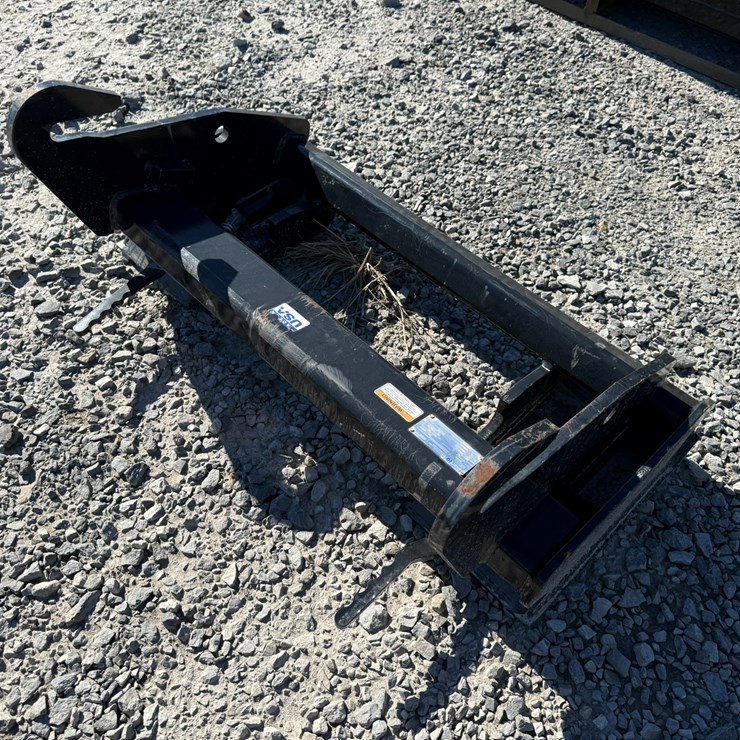 #2004 • Genie Telehandler to Skid steer Attachment AdapterINV# 35075