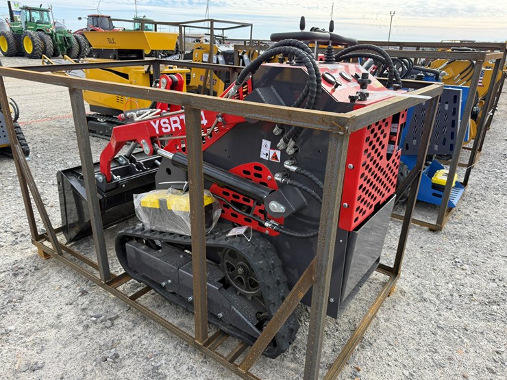 #22788-•-unused-agt-ysrt14-stand-on-tracked-loader-ysrt142025l102468-image-4