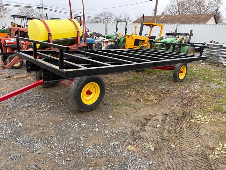 round-bale-wagon-image-4