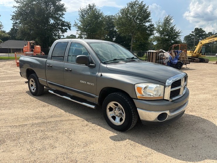 2006-dodge-ram-1500-image-2