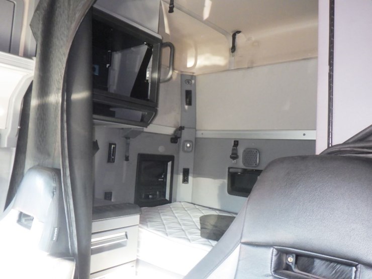 2020-mack-anthem-image-17