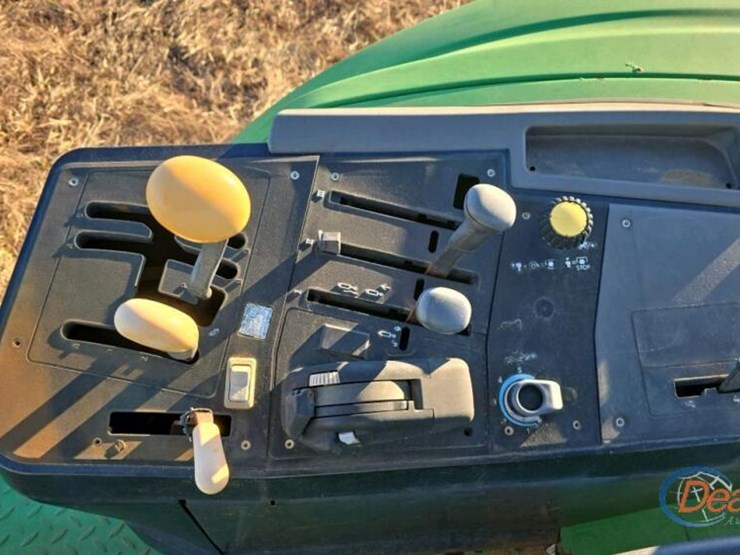 john-deere-6215-image-14