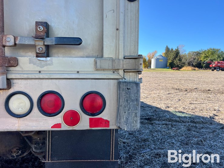 1983-international-f1954-tri/a-grain-truck-image-20