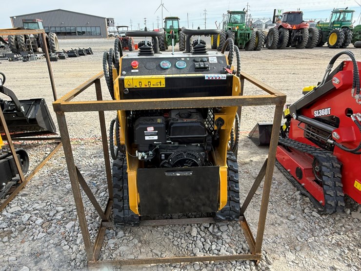 #85-•-unused-agt-mx-mrt14-stand-on-skid-steer-loader-mxmrt142025000992-inv#-35729-image-13