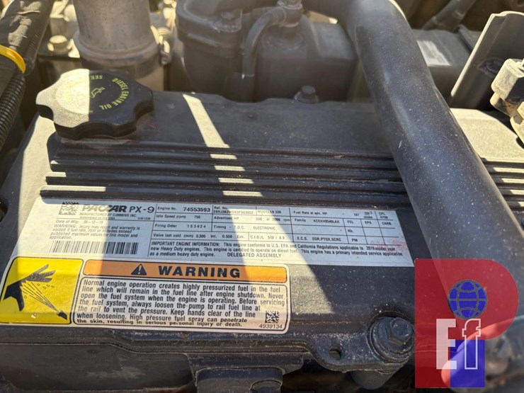 2020-peterbilt-348-image-11