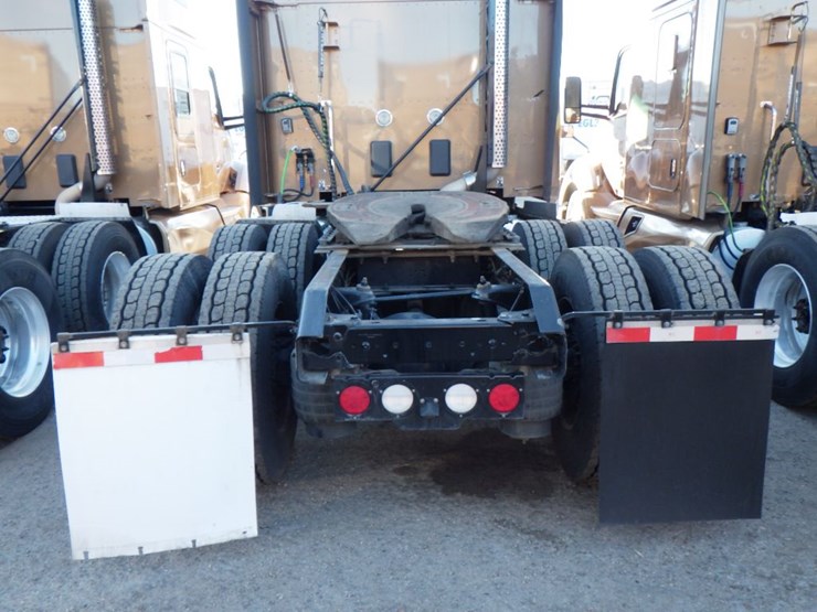 2022-kenworth-t680-image-11