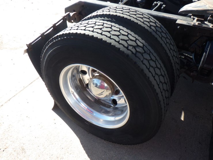 2016-kenworth-t880-image-6