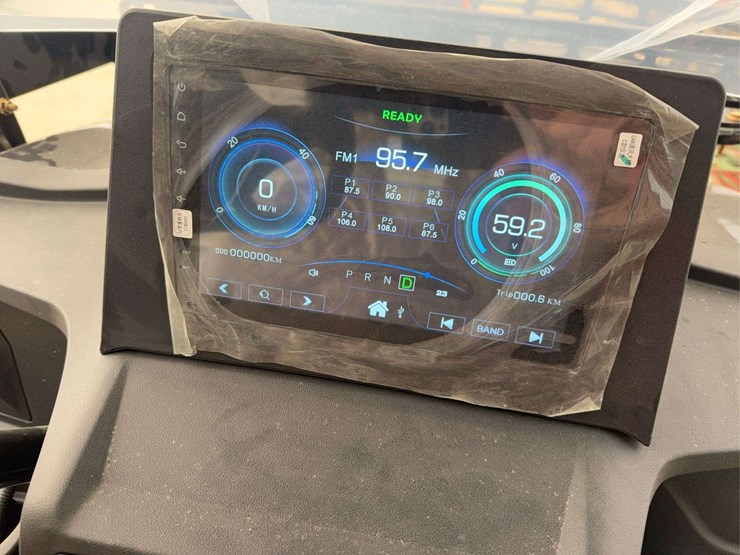 electric-60-volt-golf-cart,-6-seater-image-8