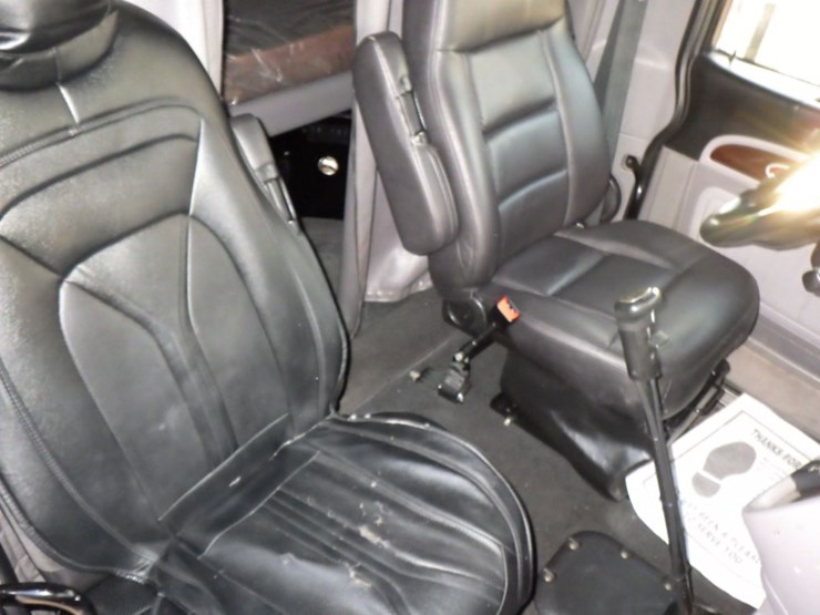 2023-peterbilt-389-image-4