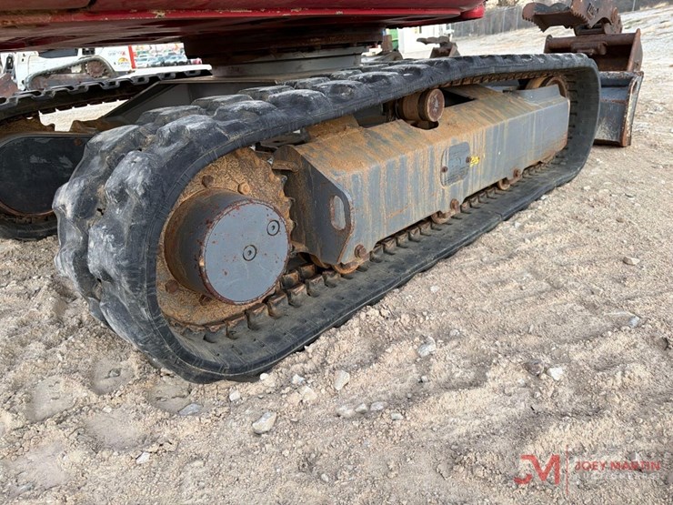 2020-takeuchi-tb230-image-5