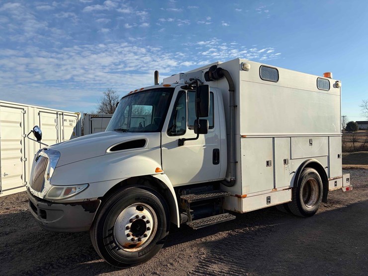 2006-international-4300-image-1