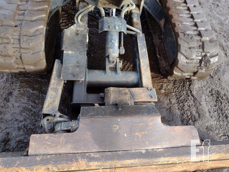 2017-kubota-kx040-4-image-22